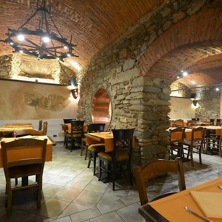 Appartamenti Medioevo Varese Exterior foto