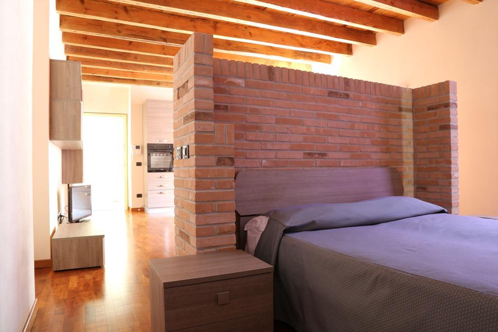 Appartamenti Medioevo Varese Exterior foto