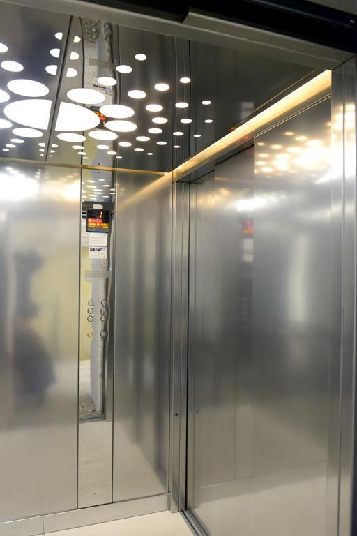 Appartamenti Medioevo Varese Exterior foto