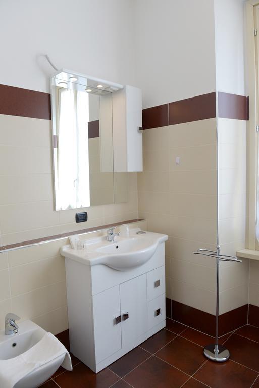 Appartamenti Medioevo Varese Exterior foto