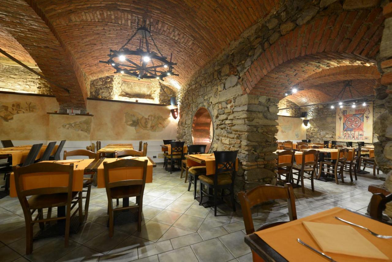 Appartamenti Medioevo Varese Exterior foto